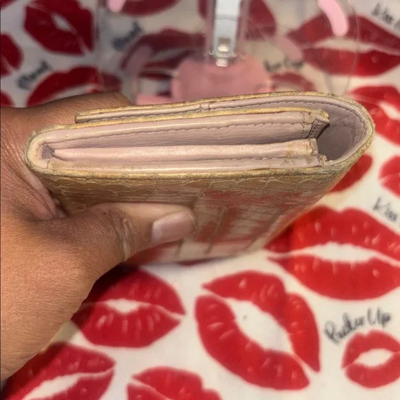 Miu Miu Beige Crocodile-Embossed Wallet - Picture 4 of 10